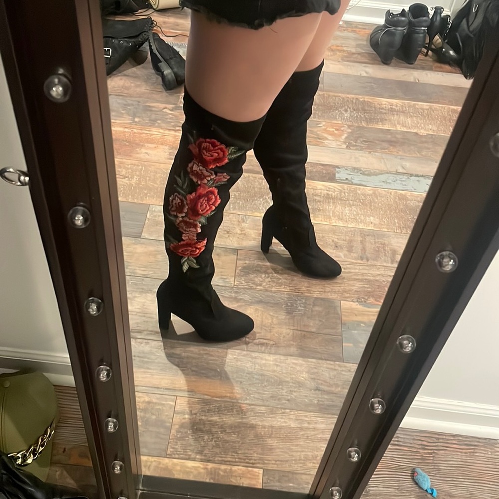 NWOT- Over the Knee Black Boots with Red Roses